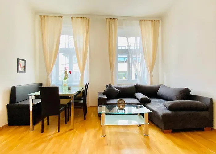 Bright 2br Retreat Steps From Westbahnhof Apartment Vienna
