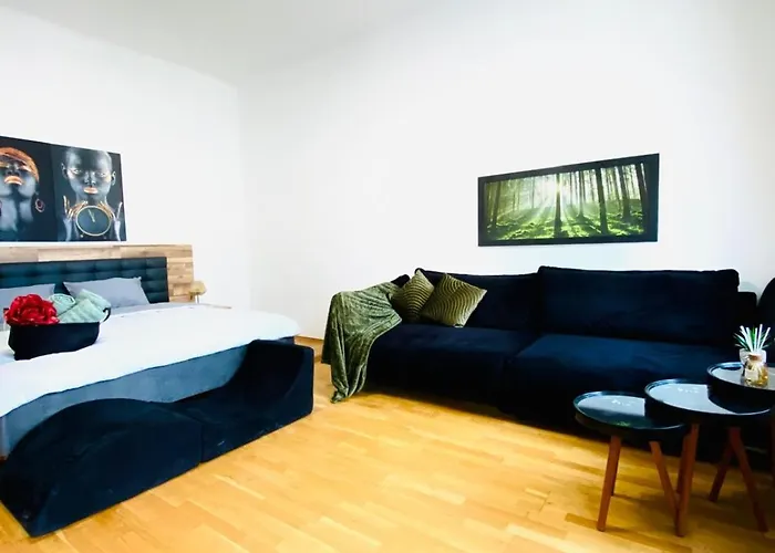 Bright 2br Retreat Steps From Westbahnhof Apartment Vienna