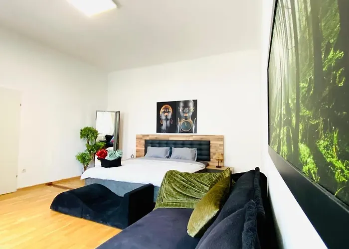 Bright 2br Retreat Steps From Westbahnhof Apartment *