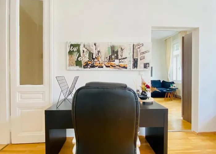 Bright 2br Retreat Steps From Westbahnhof *