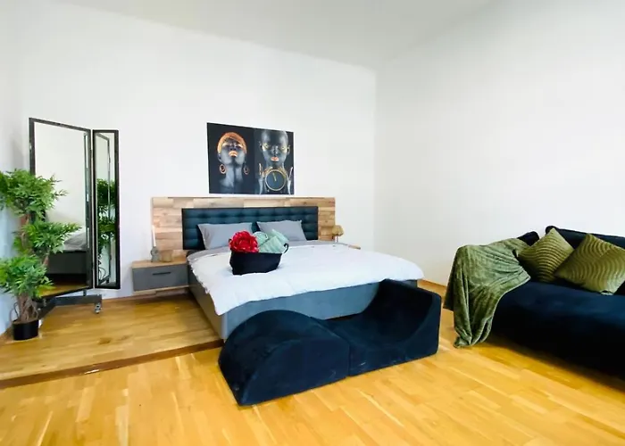 Apartment Bright 2br Retreat Steps From Westbahnhof *