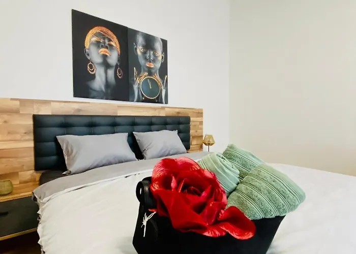 Bright 2br Retreat Steps From Westbahnhof Apartment Vienna