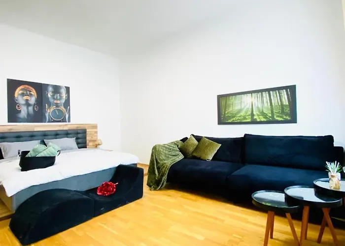 Apartment Bright 2br Retreat Steps From Westbahnhof