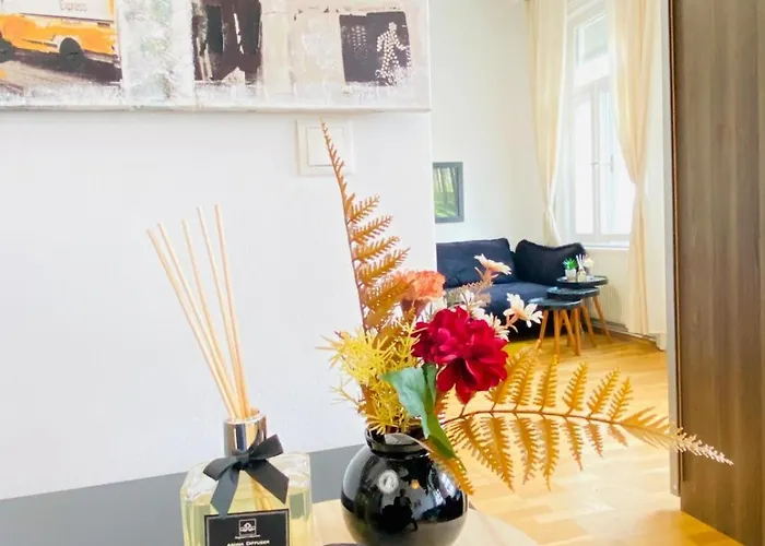 Bright 2br Retreat Steps From Westbahnhof Apartment Vienna