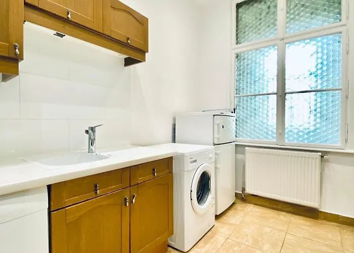 Apartment Bright 2br Retreat Steps From Westbahnhof *