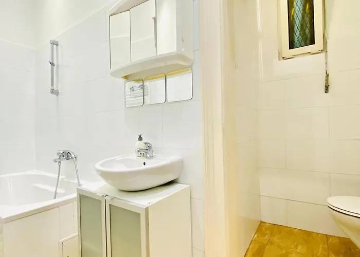 Apartment Bright 2br Retreat Steps From Westbahnhof Vienna